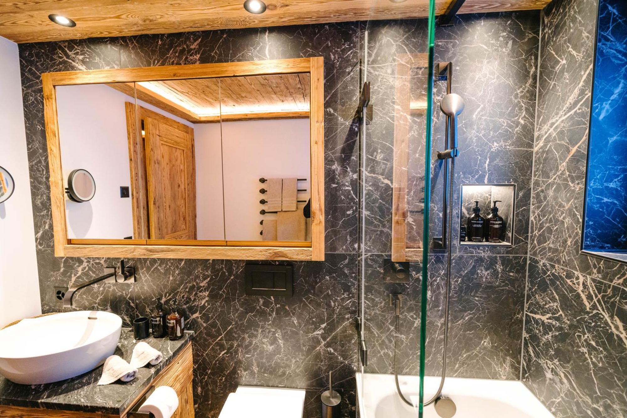 Seven Alpina Boutique Hotel Клостерс Номер фото